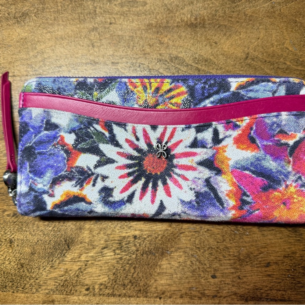 Hobo Max Floral Leather Zip Around Wallet  Poppy Floral 100% Authentic Leather - Picture 3 of 4
